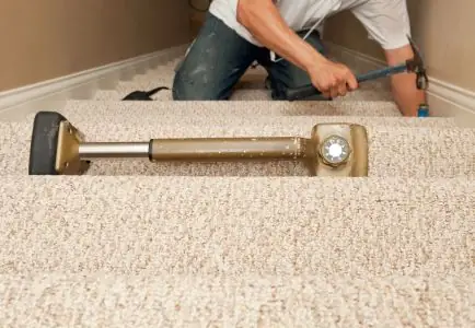 📏 Carpet Stretching & Re-Stretching